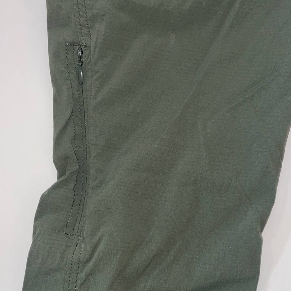 Athleta Women's Green Crop Pant | 2 - Picture 11 of 15